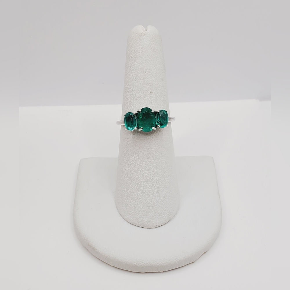 Emerald Green Quartz Platinum | 925 Sterling Silver Ring Three Stone Ring - Picture 8 of 8